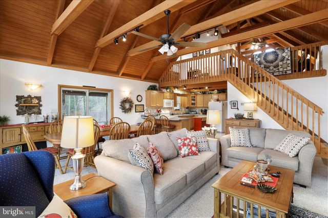 80 PURPLE FINCH LN, Berkeley Springs, WV 25411