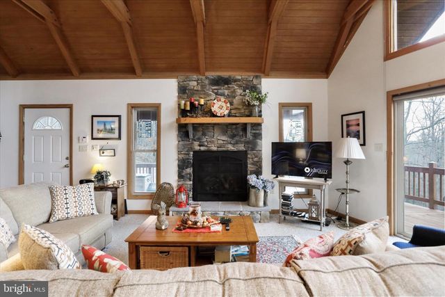 80 PURPLE FINCH LN, Berkeley Springs, WV 25411