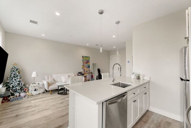 1457 Tremont St 502, Boston, MA 02210