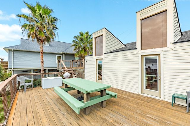 22814 Vida Street, Galveston, TX 77554