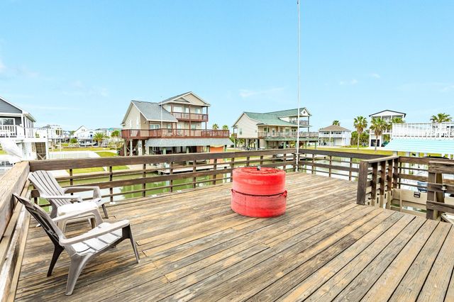 22814 Vida Street, Galveston, TX 77554