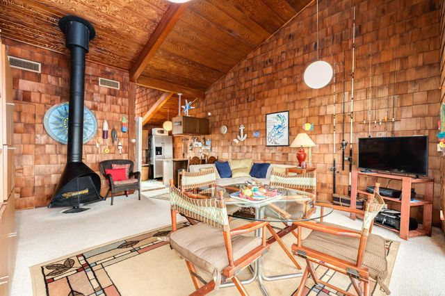 22814 Vida Street, Galveston, TX 77554