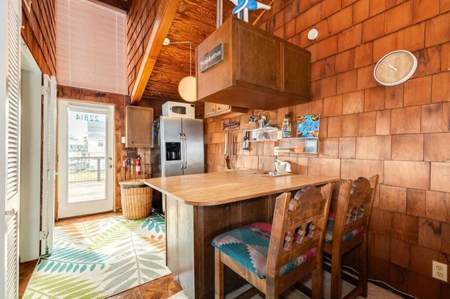 22814 Vida Street, Galveston, TX 77554