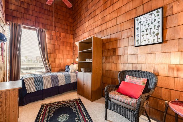 22814 Vida Street, Galveston, TX 77554