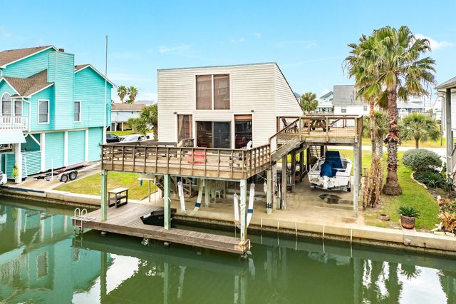 22814 Vida Street, Galveston, TX 77554