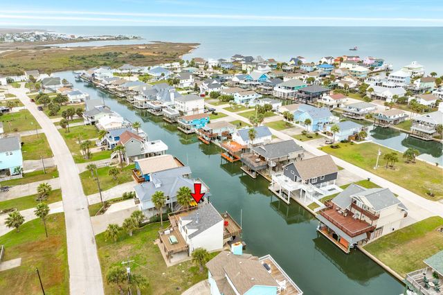 22814 Vida Street, Galveston, TX 77554