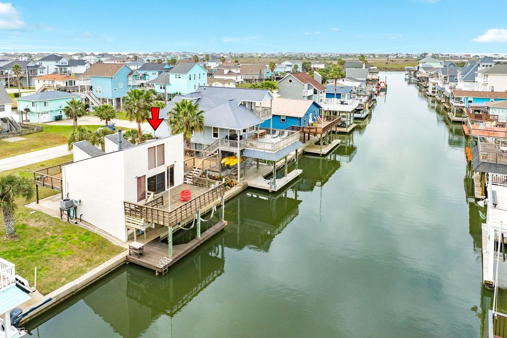 22814 Vida Street, Galveston, TX 77554