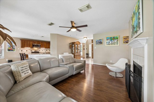 1910 Lori Court, Seabrook, TX 77586
