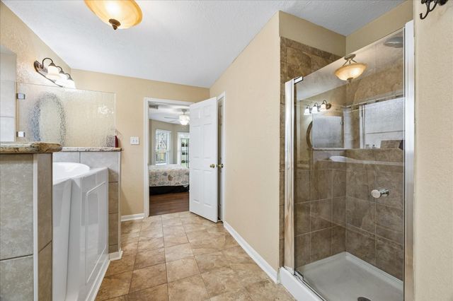 1910 Lori Court, Seabrook, TX 77586