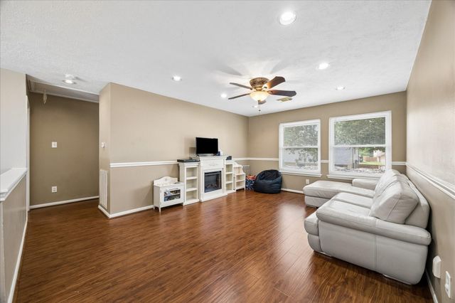 1910 Lori Court, Seabrook, TX 77586