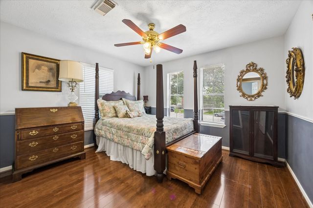 1910 Lori Court, Seabrook, TX 77586
