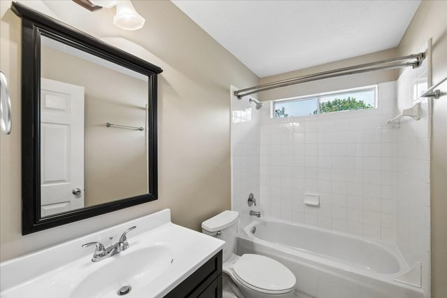 1910 Lori Court, Seabrook, TX 77586