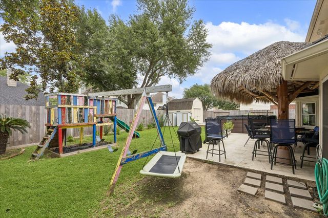 1910 Lori Court, Seabrook, TX 77586