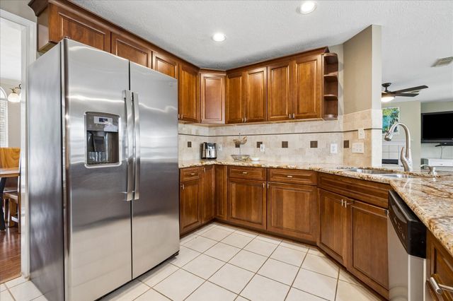 1910 Lori Court, Seabrook, TX 77586
