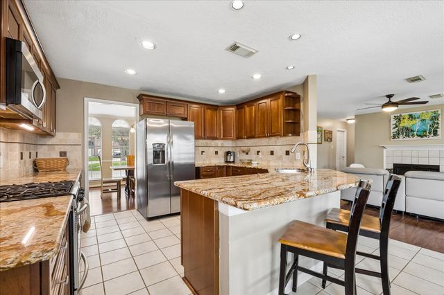 1910 Lori Court, Seabrook, TX 77586