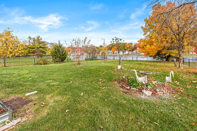 1555 Warren Lake Court, Indianapolis, IN 46229