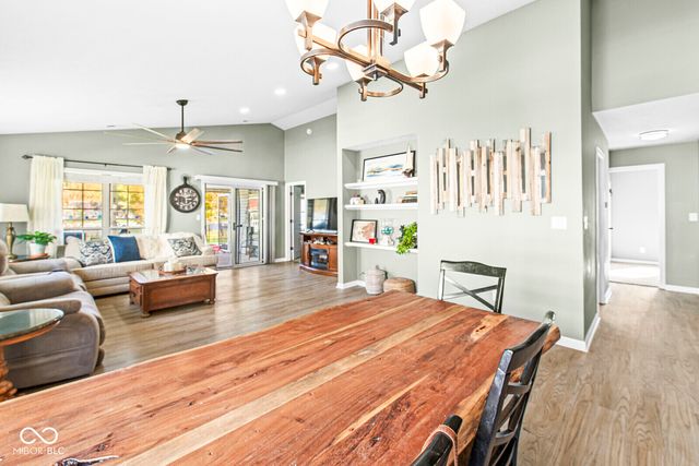 1555 Warren Lake Court, Indianapolis, IN 46229