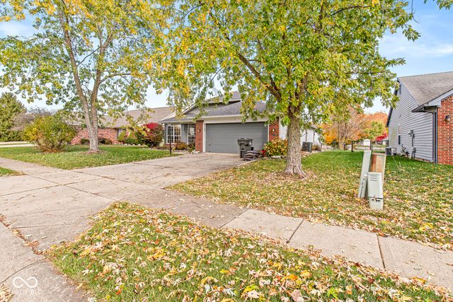 1555 Warren Lake Court, Indianapolis, IN 46229