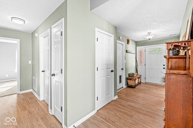 1555 Warren Lake Court, Indianapolis, IN 46229