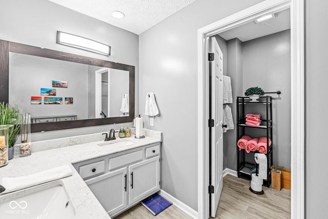 1555 Warren Lake Court, Indianapolis, IN 46229