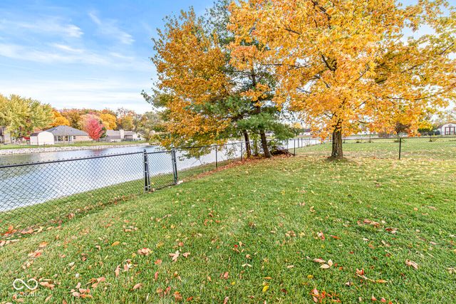 1555 Warren Lake Court, Indianapolis, IN 46229