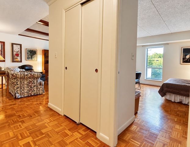 57 Broadlawn Park 3A, Boston, MA 02467