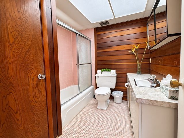 57 Broadlawn Park 3A, Boston, MA 02467