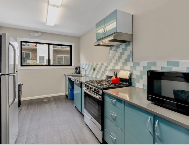 57 Broadlawn Park 3A, Boston, MA 02467