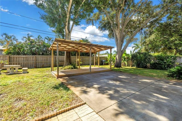 6144 2ND AVENUE N, St Petersburg, FL 33710