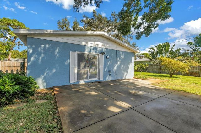 6144 2ND AVENUE N, St Petersburg, FL 33710