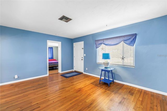 6144 2ND AVENUE N, St Petersburg, FL 33710