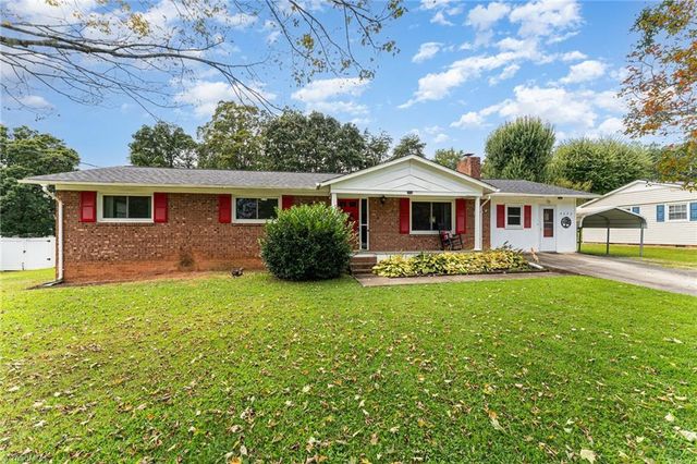 4620 Shattalon Circle, Winston-salem, NC 27106