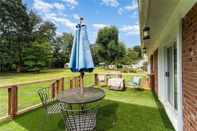 4620 Shattalon Circle, Winston-salem, NC 27106