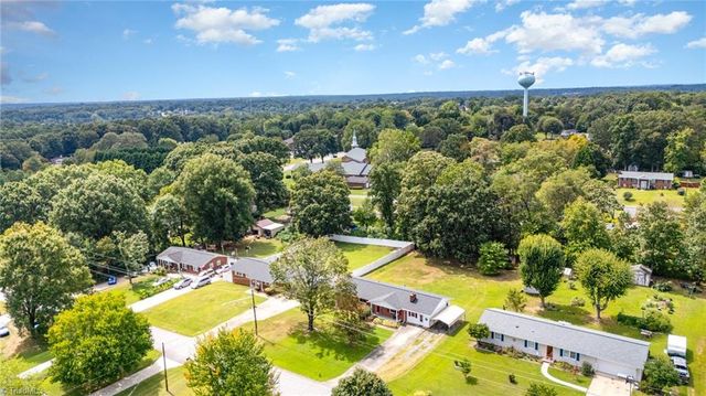 4620 Shattalon Circle, Winston-salem, NC 27106