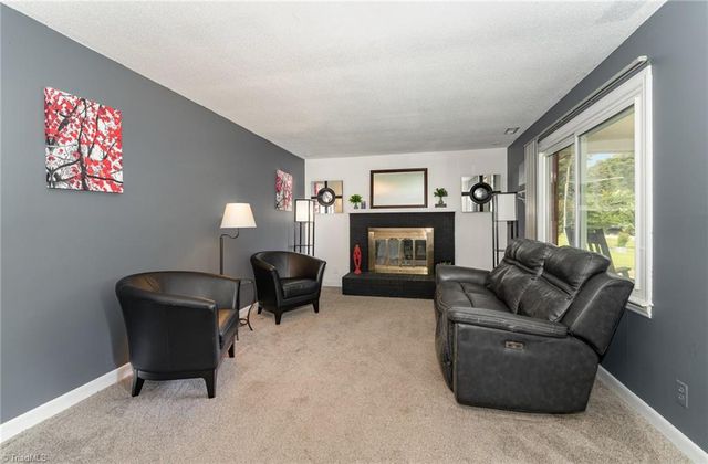 4620 Shattalon Circle, Winston-salem, NC 27106