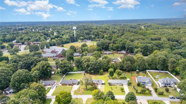 4620 Shattalon Circle, Winston-salem, NC 27106