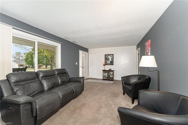 4620 Shattalon Circle, Winston-salem, NC 27106