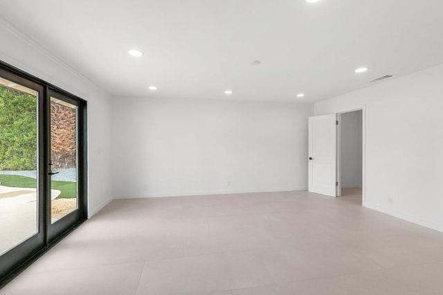 1913 E Amado Road, Palm Springs, CA 92262