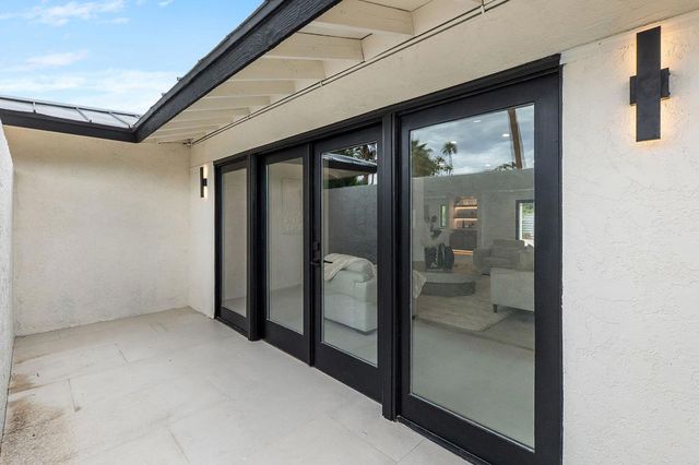 1913 E Amado Road, Palm Springs, CA 92262