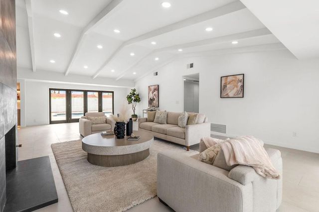 1913 E Amado Road, Palm Springs, CA 92262