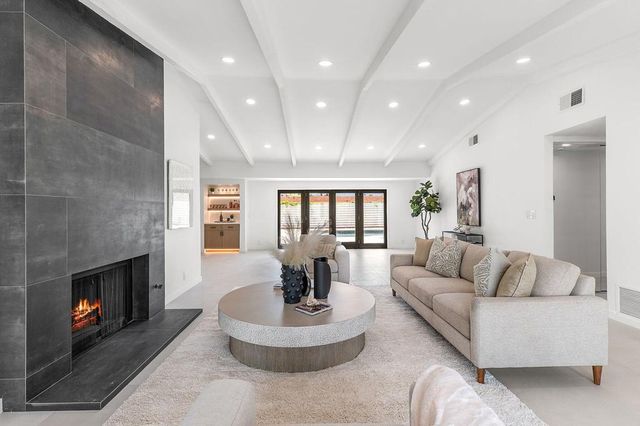 1913 E Amado Road, Palm Springs, CA 92262