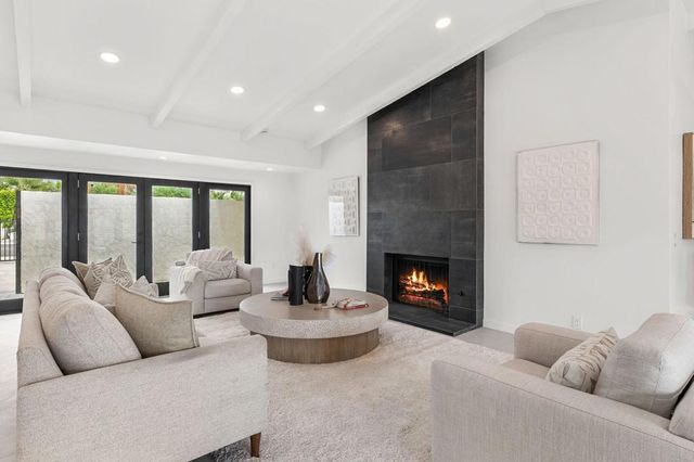 1913 E Amado Road, Palm Springs, CA 92262
