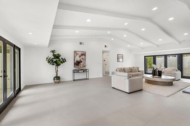 1913 E Amado Road, Palm Springs, CA 92262
