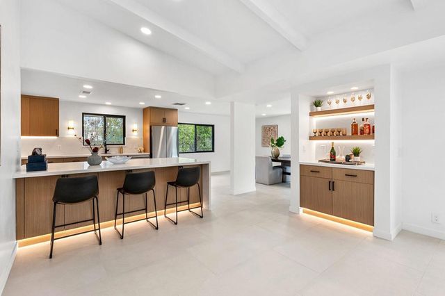 1913 E Amado Road, Palm Springs, CA 92262