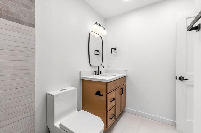 1913 E Amado Road, Palm Springs, CA 92262