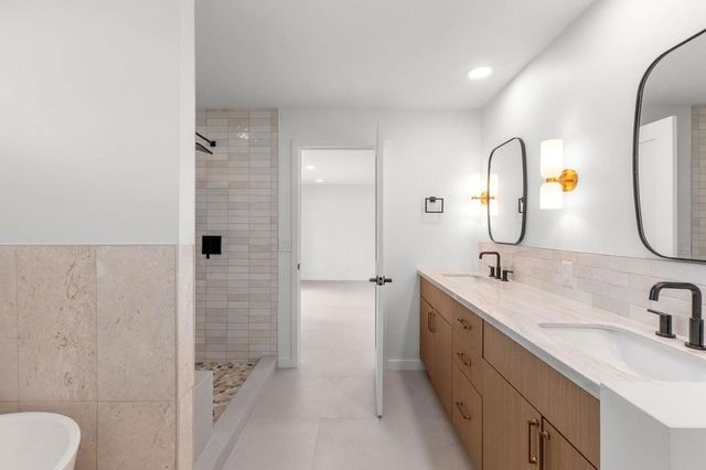 1913 E Amado Road, Palm Springs, CA 92262