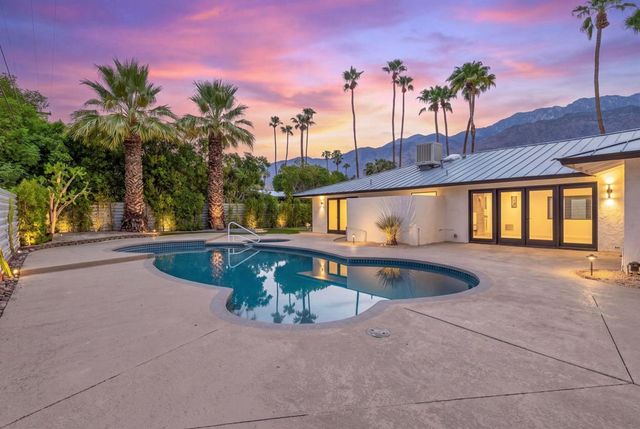 1913 E Amado Road, Palm Springs, CA 92262