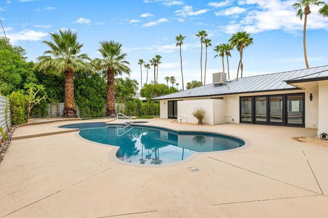 1913 E Amado Road, Palm Springs, CA 92262