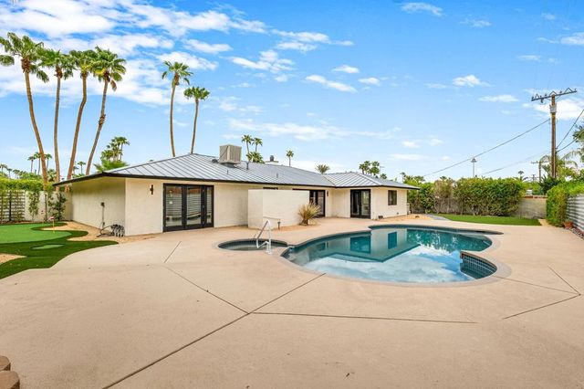 1913 E Amado Road, Palm Springs, CA 92262