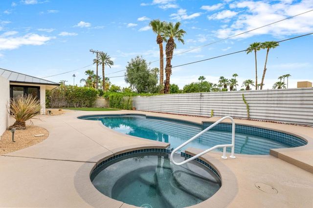 1913 E Amado Road, Palm Springs, CA 92262